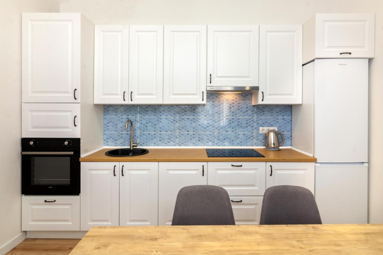 Leogrand Three Bedrooms Vip Apartments On Kniazia Romana 12 리비프 외부 사진