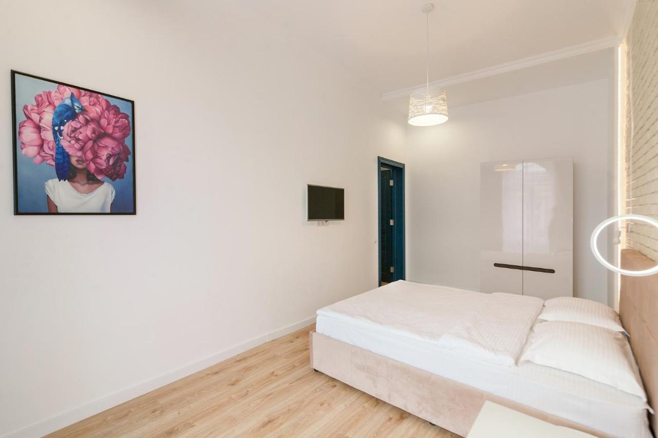 Leogrand Three Bedrooms Vip Apartments On Kniazia Romana 12 리비프 외부 사진